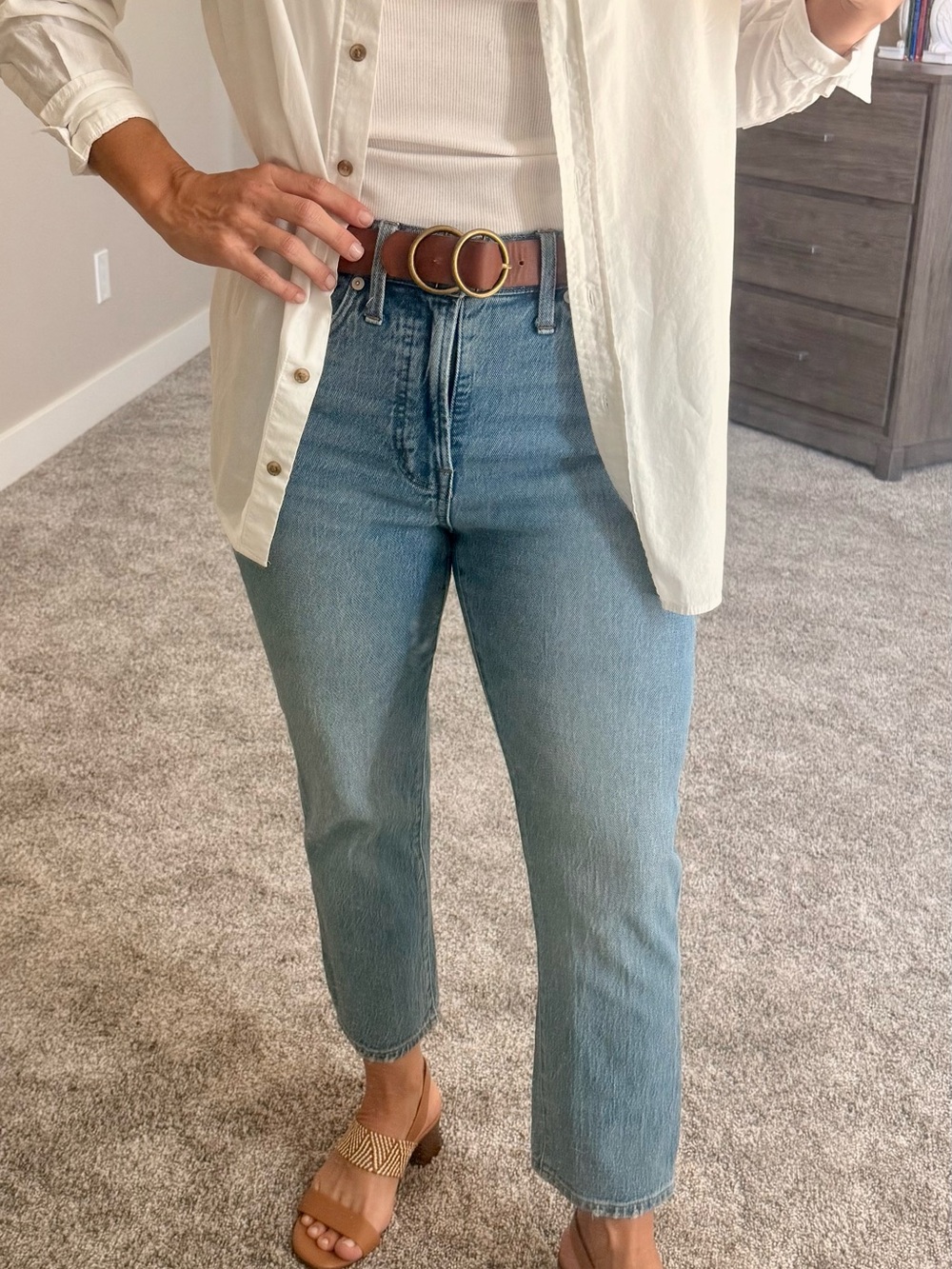 Madewell Cropped Perfect Vintage Straight-Leg Jeans in Medium Blue Wash - Picture 2 of 7